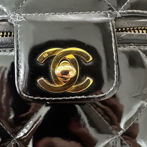 Chanel Black Patent Vanity 4 series 1997 - Picture 3 of 16